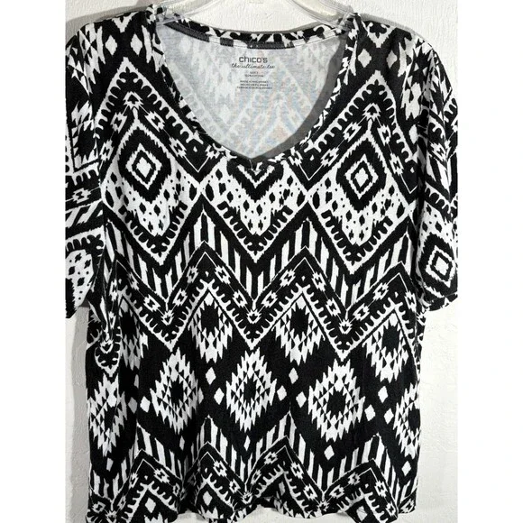 Chicos Black & White Tribal Print Sz 2 Large Woman’s Cotton Blouse V-neck Aztec - Picture 3 of 8